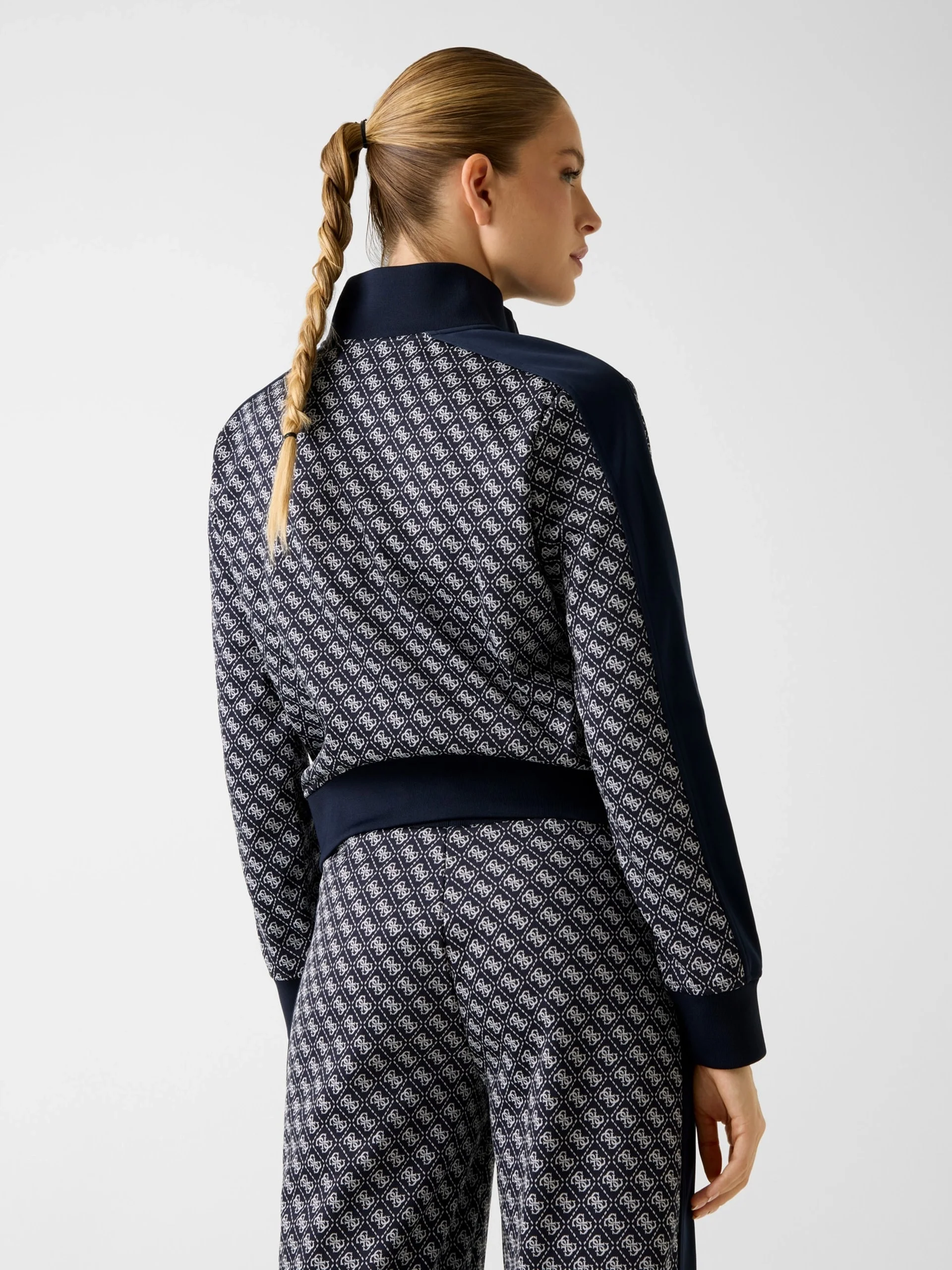 Guess Maya 4G Tam Fermuarlı Kadın Lacivert Sweatshirt V6RQ08K2042-FJBB