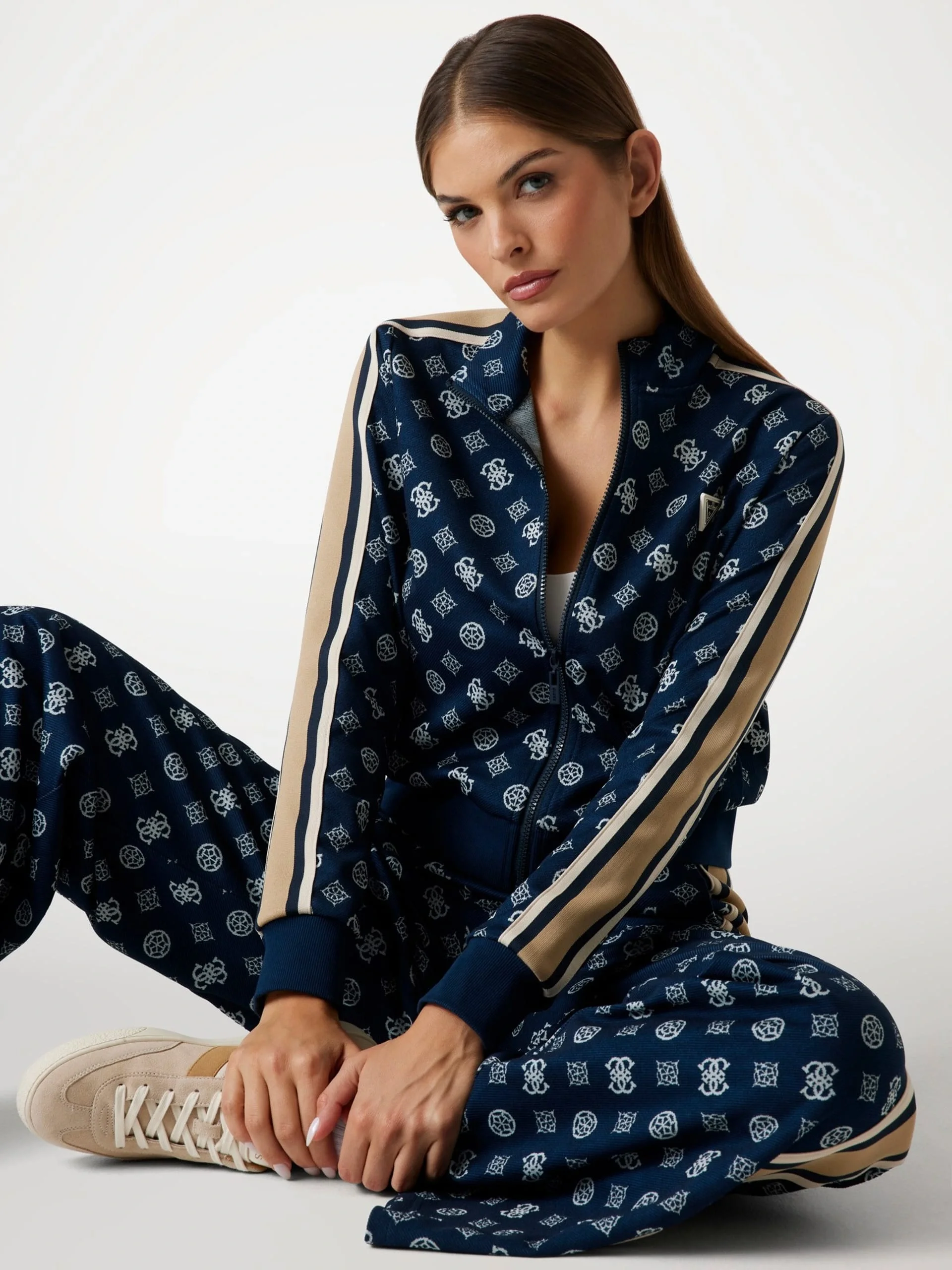 Guess Peony Kadın Çok Renkli Aktif Sweatshirt V5YQ07K0282-FBBQ