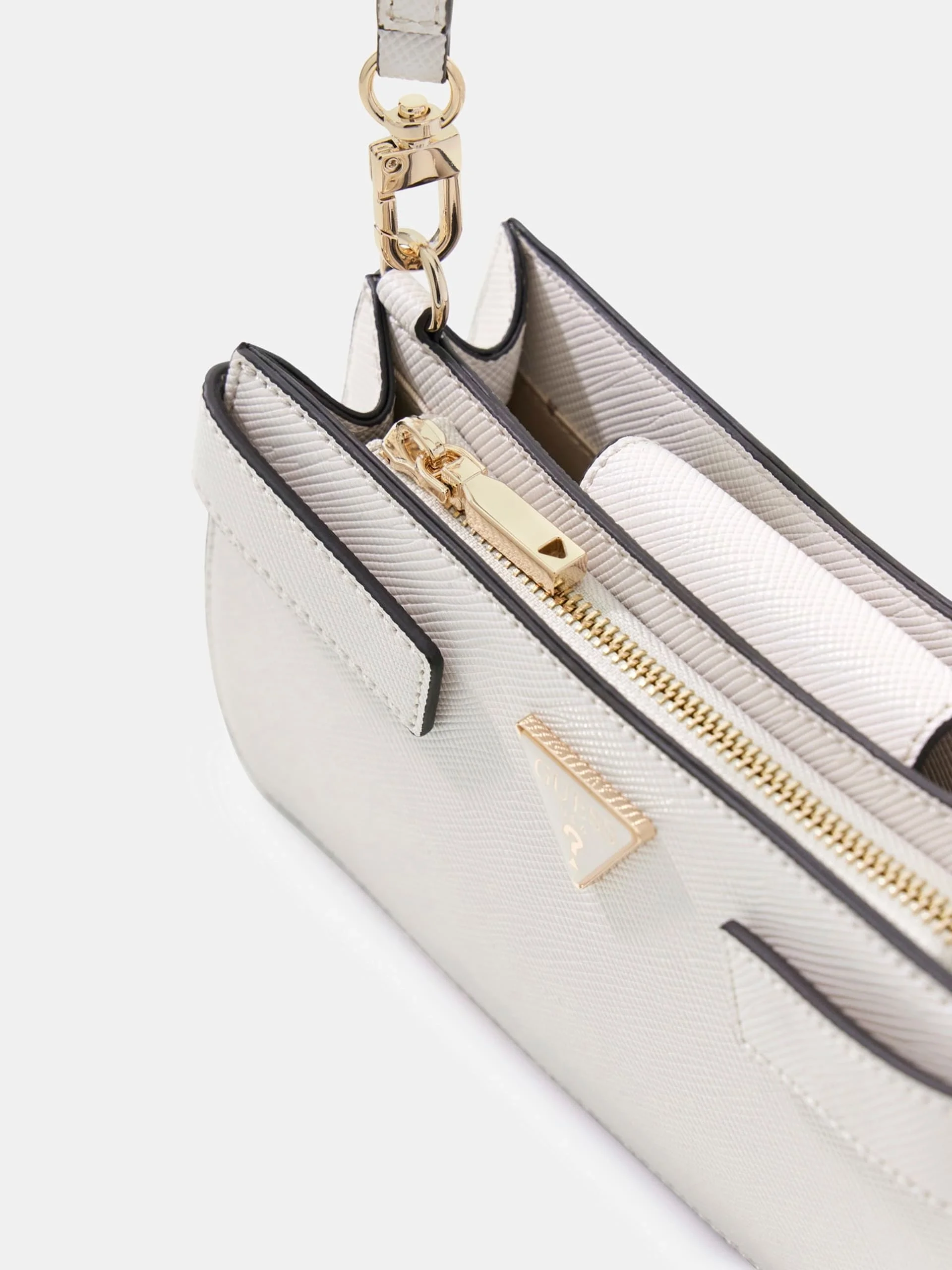 Guess Serenova Mini Çapraz Askılı Kadın Beyaz Çapraz Çanta HWZG8091720-OFF