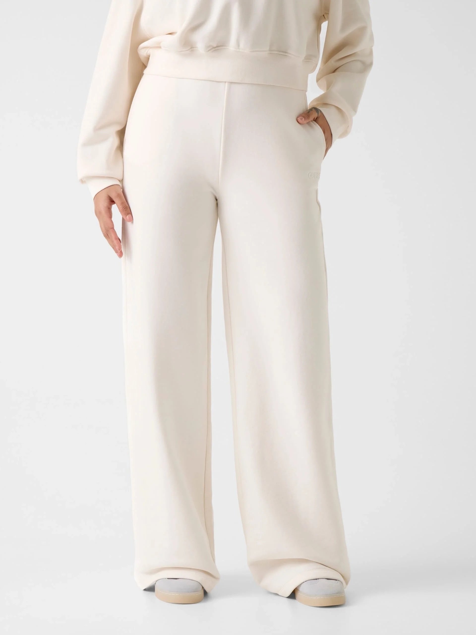 Guess Yayoi Geniş Paça Kadın Beyaz Eşofman Altı V6RB03KD761-G012