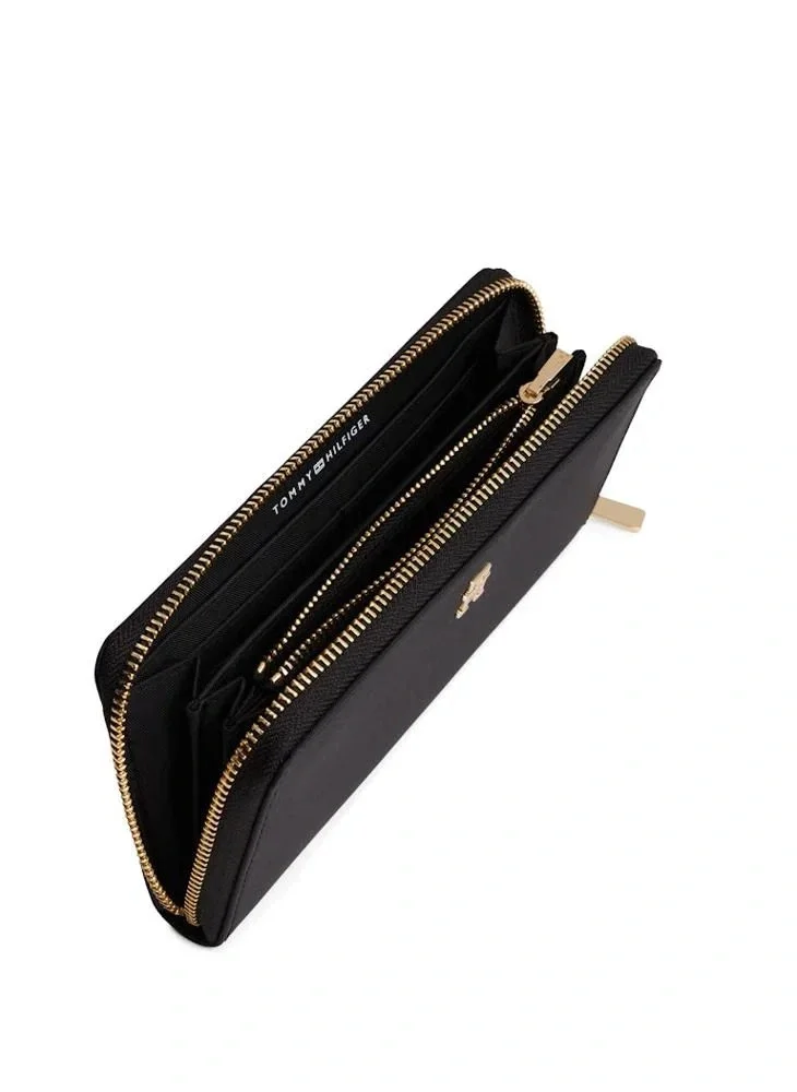Tommy Hilfiger İkonik Büyük Boy Çepeçevre Fermuarlı Naylon Kadın Cüzdan AW0AW17750BDS