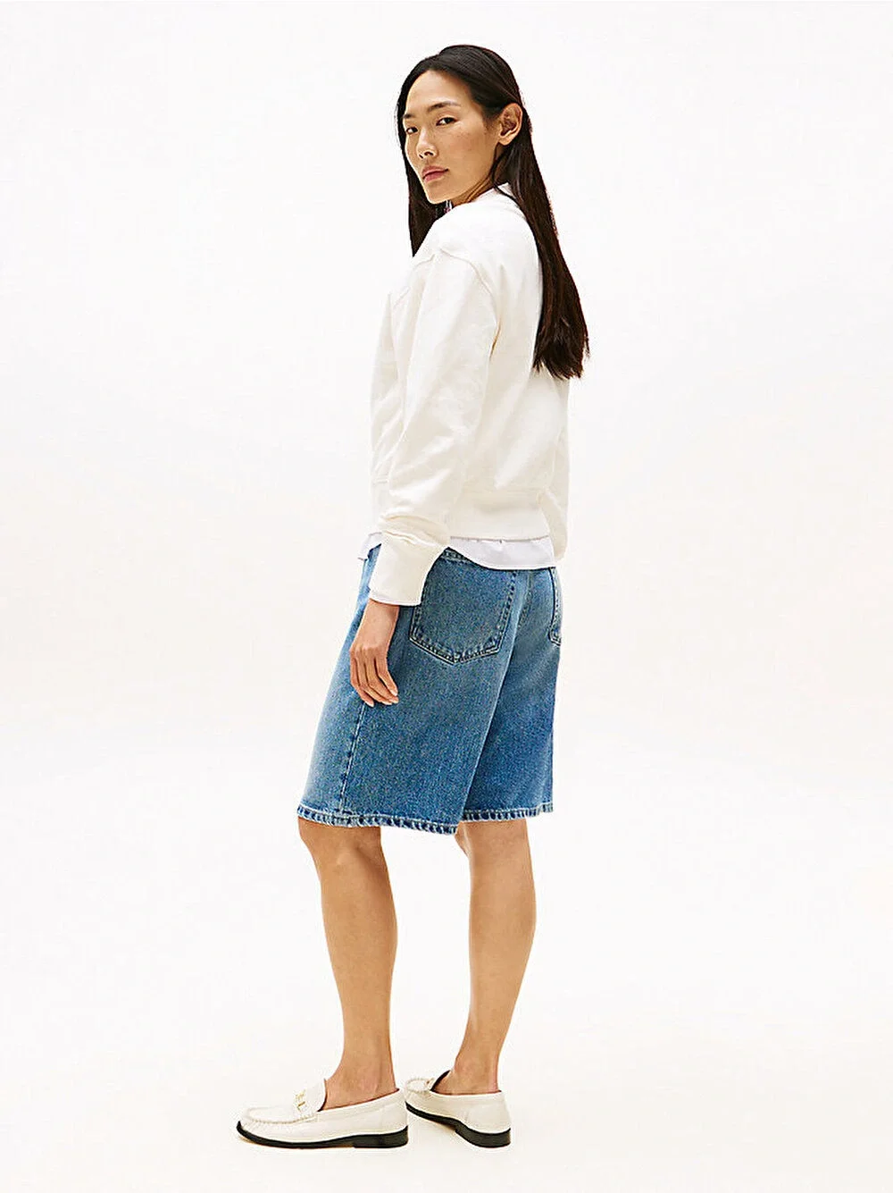 Tommy Hilfiger Kadın Simli Yazı Baskılı Normal Kesim Beyaz Kazak WW0WW47159YA8