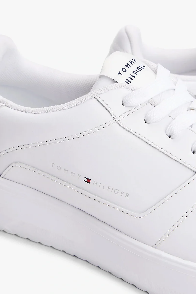 Tommy Hilfiger Modern Hafif Tabanlı Deri  Beyaz Erkek Sneaker FM0FM05529YBS