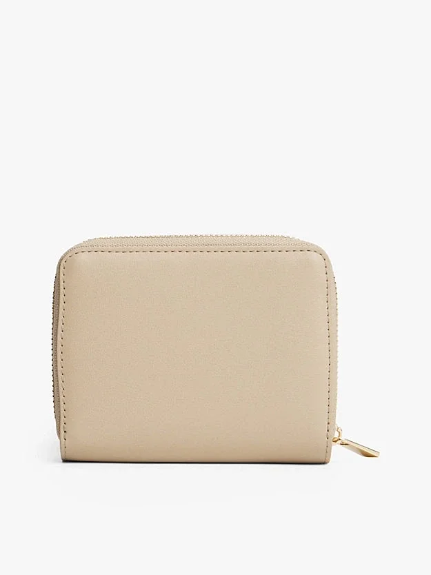 Tommy Hilfiger TH Icon Orta Boy Fermuarlı Kapaklı Kadın Beyaz Cüzdan AW0AW17742RBT