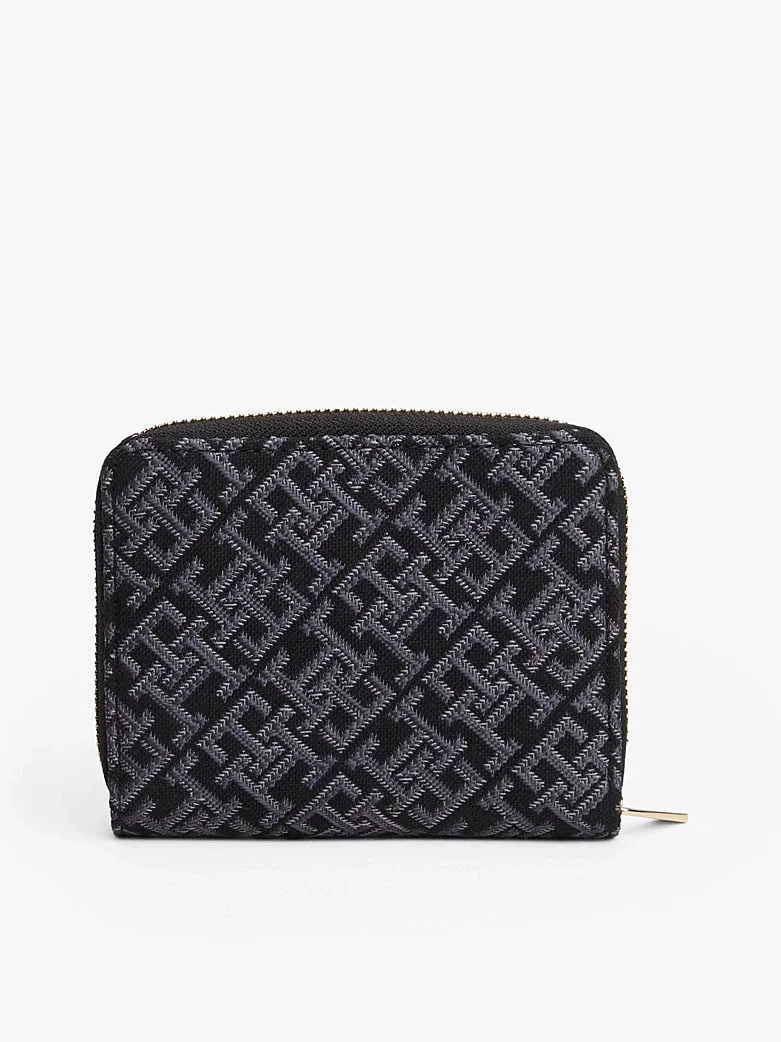 Tommy Hilfiger TH Icon Orta Boy Kapaklı Fermuarlı Jakarlı Kadın Siyah Cüzdan AW0AW17957BDS