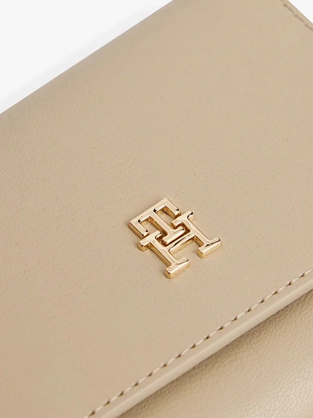 Tommy Hilfiger TH Icon Üç Katlı Kadın Beyaz Cüzdan AW0AW17737RBT