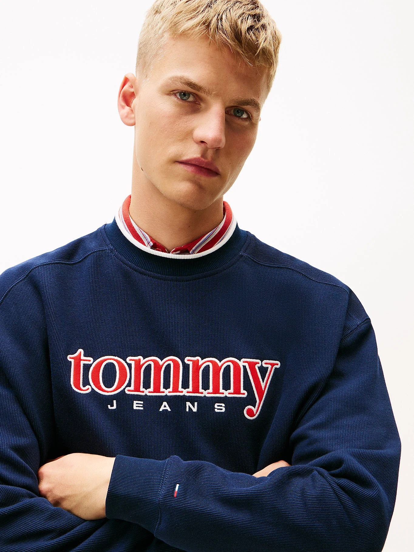 Tommy Hilfiger TJM 90lar Dokulu Grafik Baskılı Bisiklet Yaka Erkek Mavi Sweatshirt DM0DM22373C1G