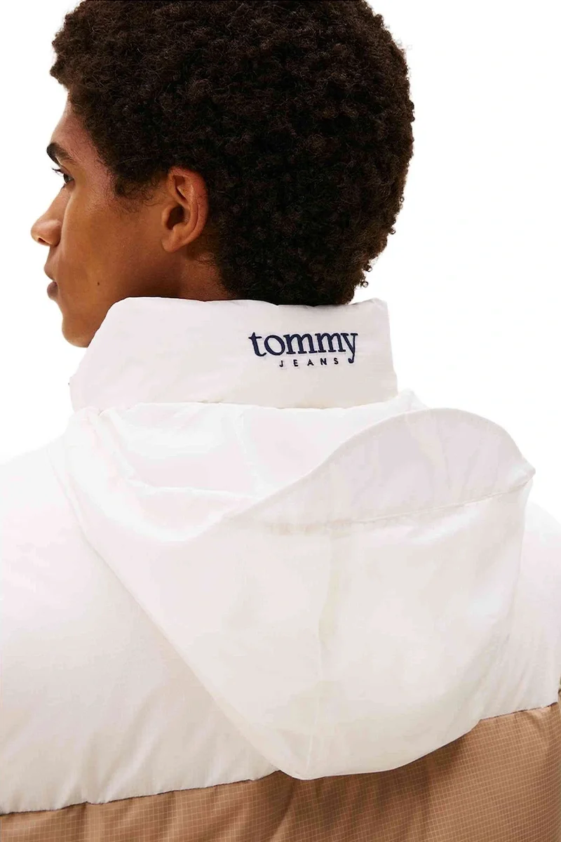 Tommy Hilfiger TJM Alaska Kuş Tüyü Renk Bloklu Şişme Erkek Beyaz Mont DM0DM22117YBL