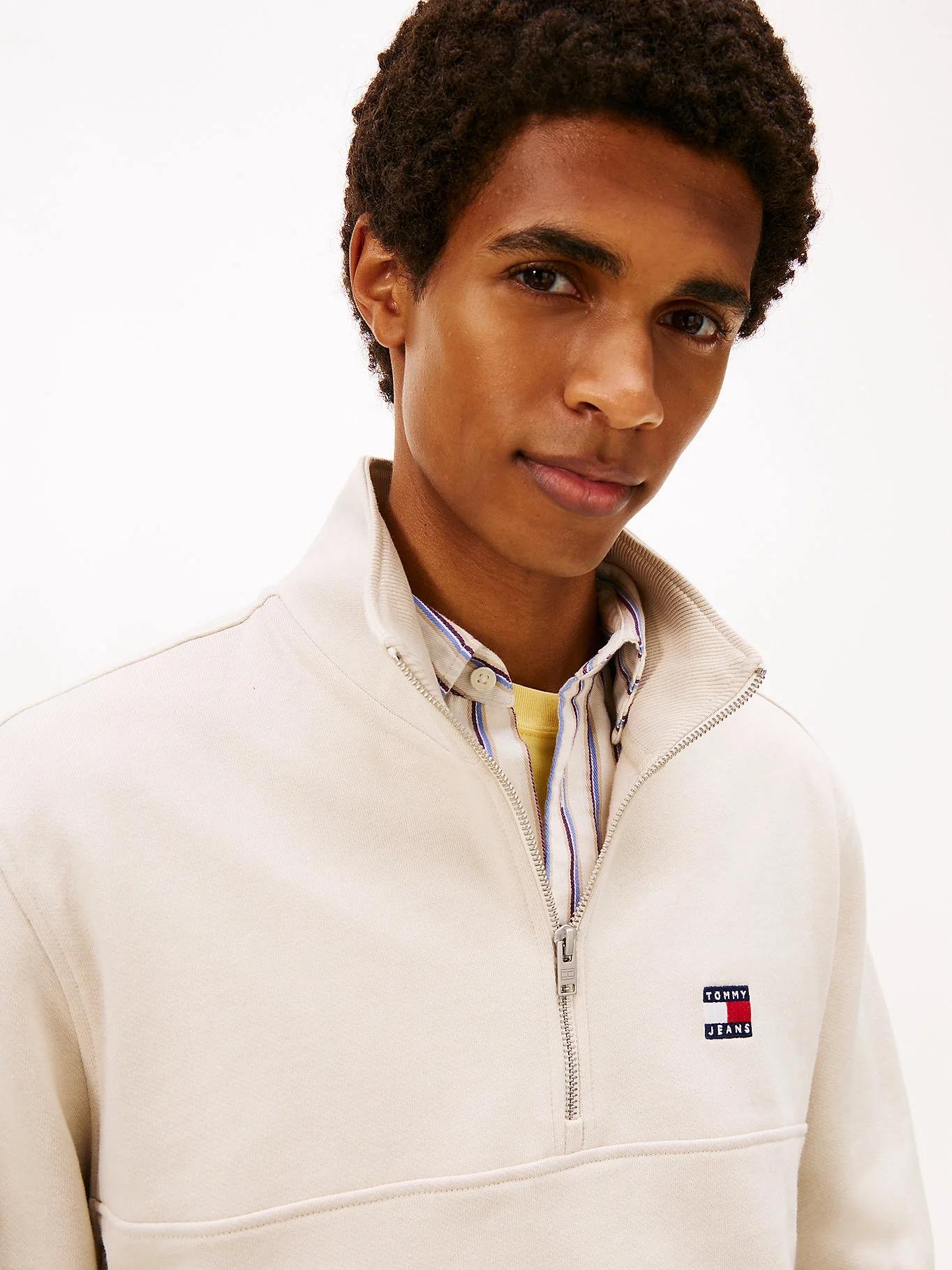 Tommy Hilfiger TJM Normal Kesim Armalı Yarım Fermuarlı Erkek Beyaz Sweatshirt DM0DM22344YBH