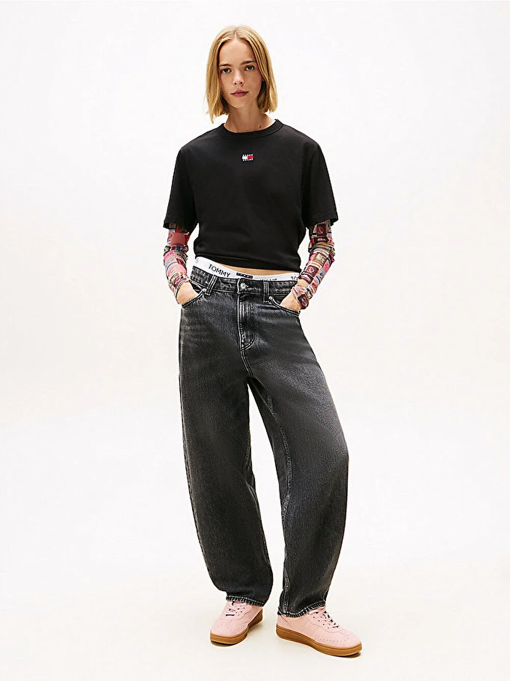 Tommy Hilfiger TJW Armalı Kutu Kesim Kadın Siyah T-shirt DW0DW22202BDS