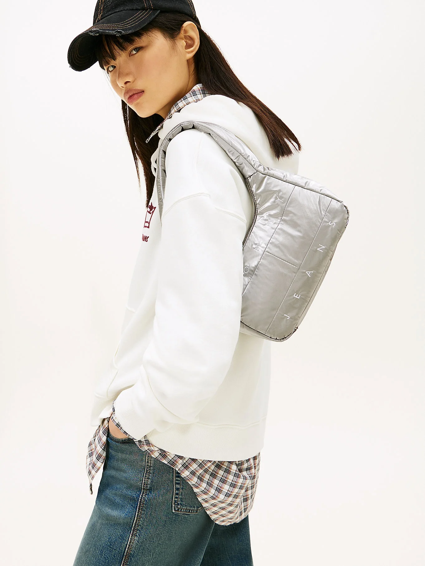 Tommy Hilfiger TJW Arşiv Gümüş Rengi Omuz Kadın Gri Omuz Çantası AW0AW180660IP