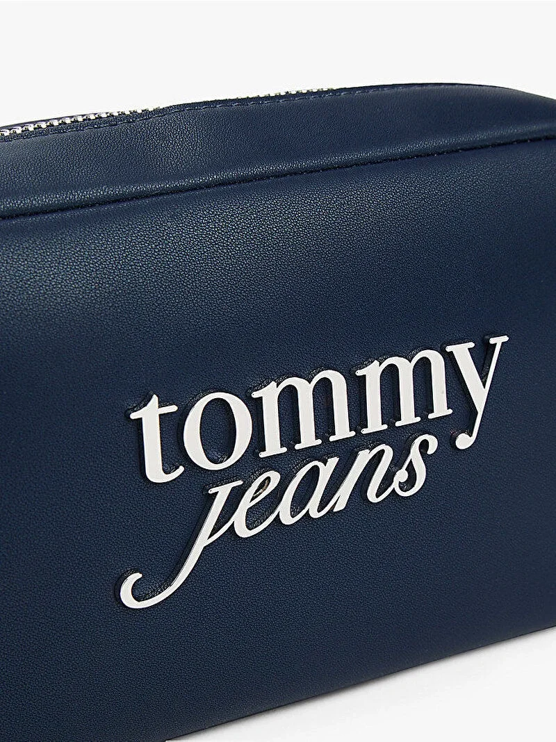 Tommy Hilfiger TJW Kalın Yazı Baskılı Kamera Kadın Mavi Omuz Çantası AW0AW17897C1G