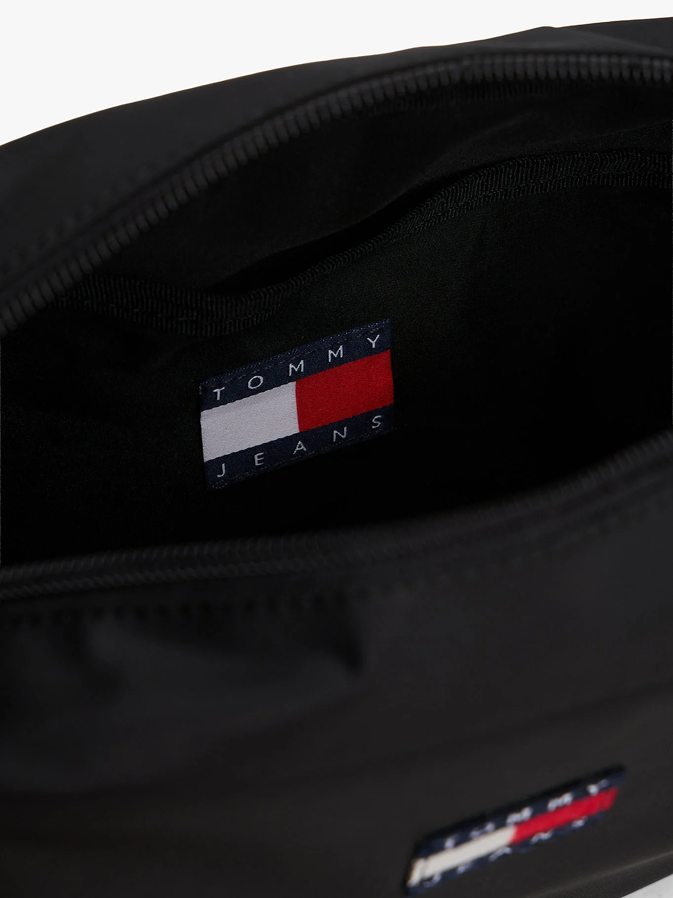 Tommy Hilfiger TJW Klasik Günlük Kamera Kadın Siyah Çapraz Çanta AW0AW18070BDS