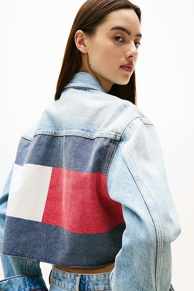 Tommy Hilfiger Kadın İkonik Şeritli Kısa Jean Mavi Ceket DW0DW210631A5