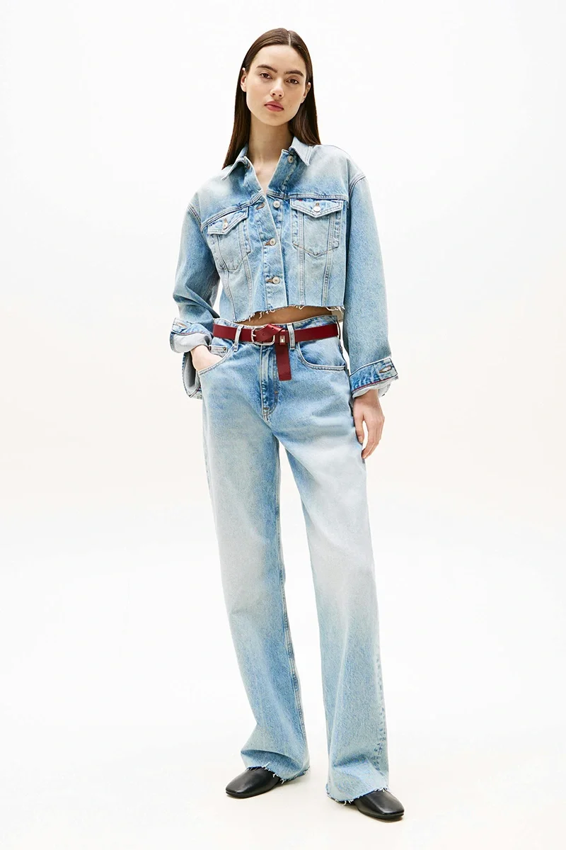 Tommy Hilfiger Kadın İkonik Şeritli Kısa Jean Mavi Ceket DW0DW210631A5