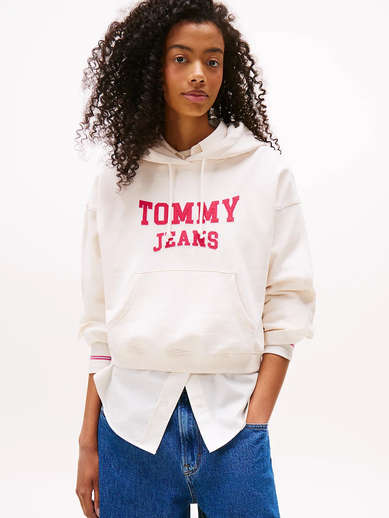 Tommy Hilfiger TJW Kutu Kesim Kısa Kolej Stili Kadın  Sweatshirt  DW0DW21598YBH
