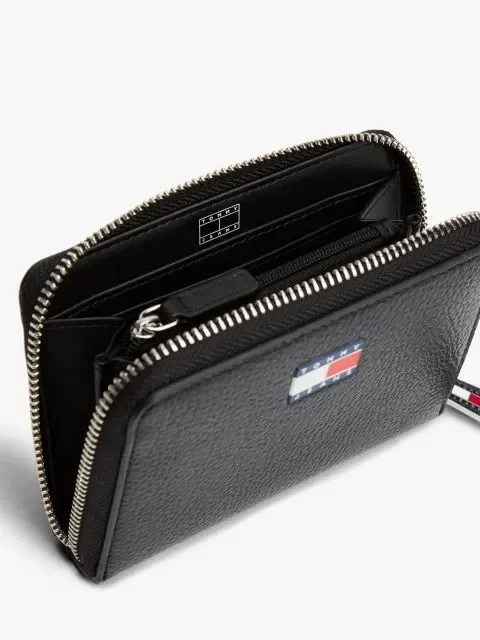 Tommy Jeans TJW MUST MED ZA Kadın Siyah Cüzdan AW0AW17584BDS