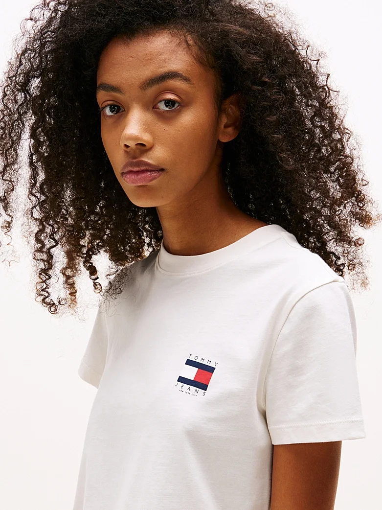 Tommy Hilfiger TJW REG SH TOMMY US FLAG SS TEE Kadın Beyaz T-shirt DW0DW21423YBH