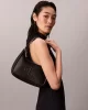 Calvin Klein Kadın Bold CK Logolu Küçük Siyah Omuz Çanta LV04F3230G-UB1