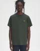 Fred Perry REAR POWDER LAUREL GRAPHIC TEE Erkek  T-shirt M7784-X89