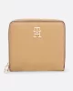 Tommy Hilfiger TH SOFT LOGOTAPE MED ZA Kadın kahverengi Cüzdan AW0AW16917RBC