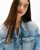 Tommy Jeans Kadın İkonik Şeritli Kısa Jean Mavi Ceket DW0DW210631A5