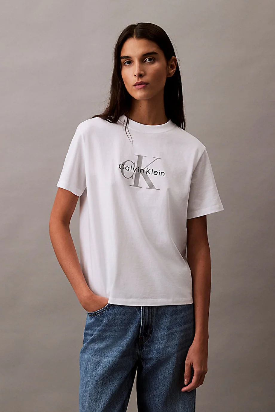 Calvin Klein Standard Logo Kadın Beyaz T-shirt LV047B865G-YAA