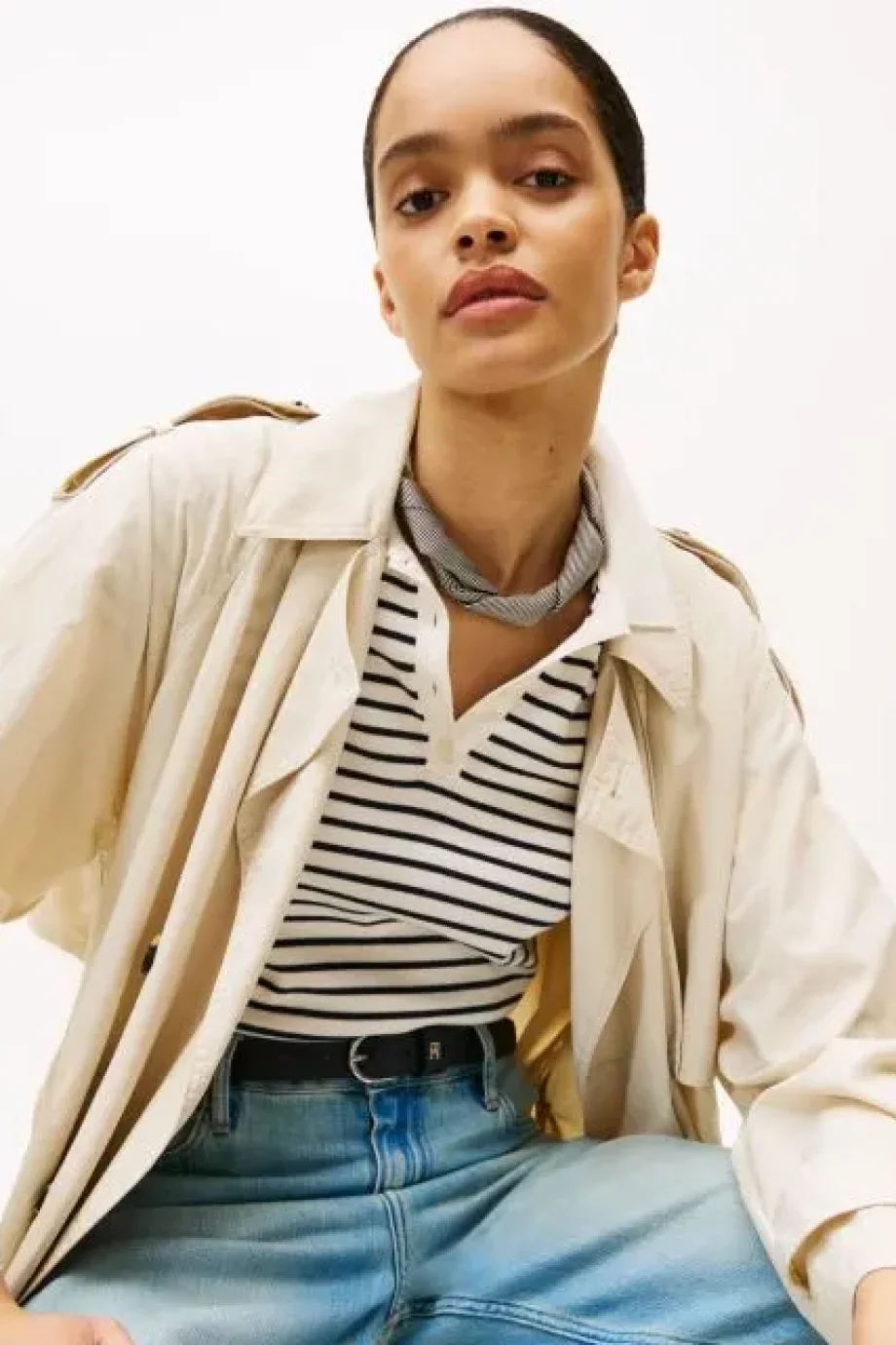 Tommy Hilfiger Kadın İpek Kare Eşarp AW0AW17629DW6