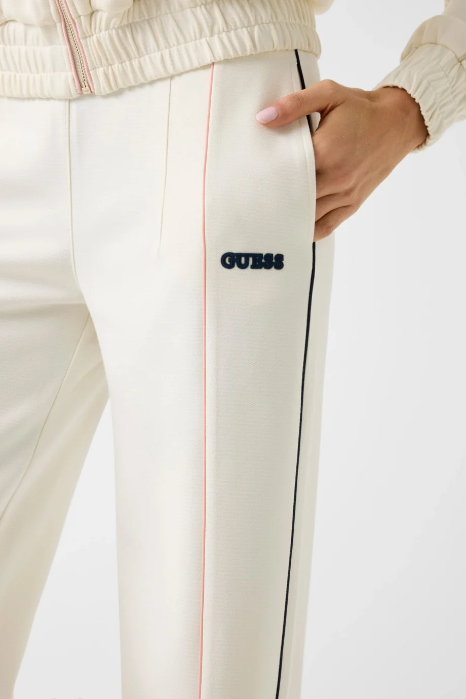 Guess Georgia Geniş Paça Kadın Beyaz Eşofman Altı V6RB00KD852-G1O6