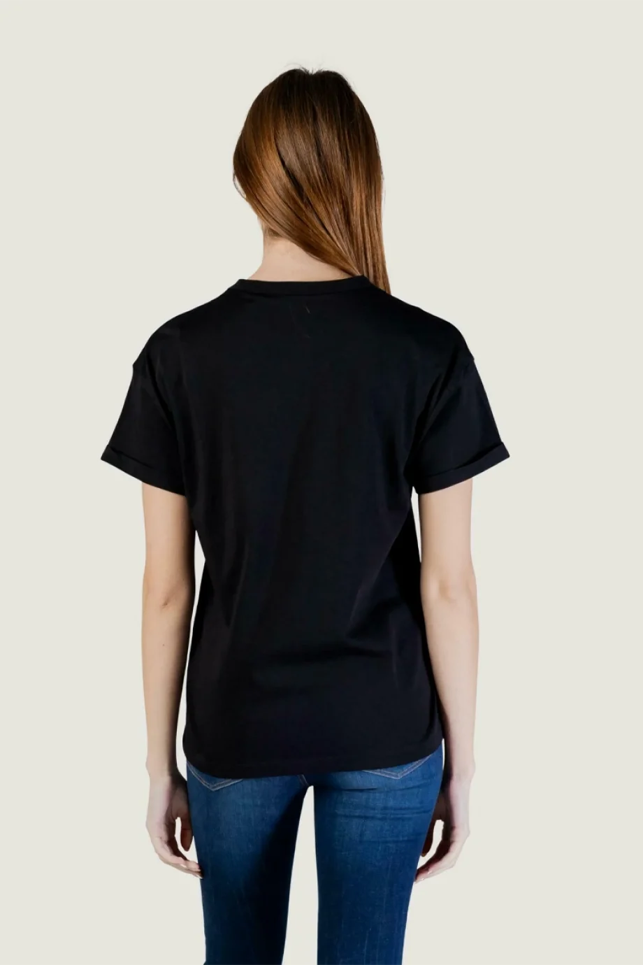 Guess Kısa Kollu Bisiklet Yaka Cepli G Logolu Kadın Siyah T-shirt W6GI17K3037-JBLK