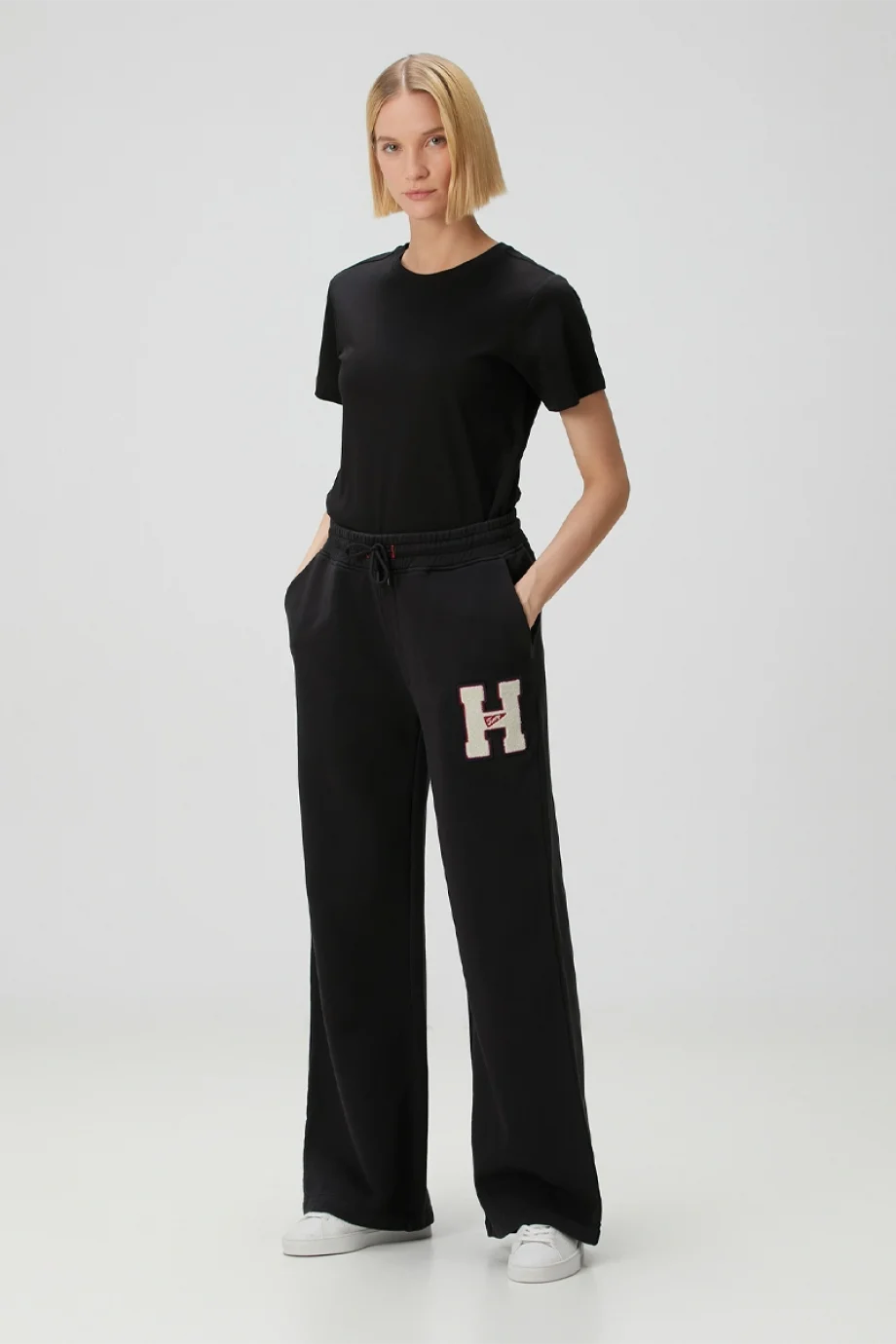 Tommy Hilfiger TJW H GRAPHIC SWEAT PANT Kadın siyah Eşofman Altı DW0DW20558BDS