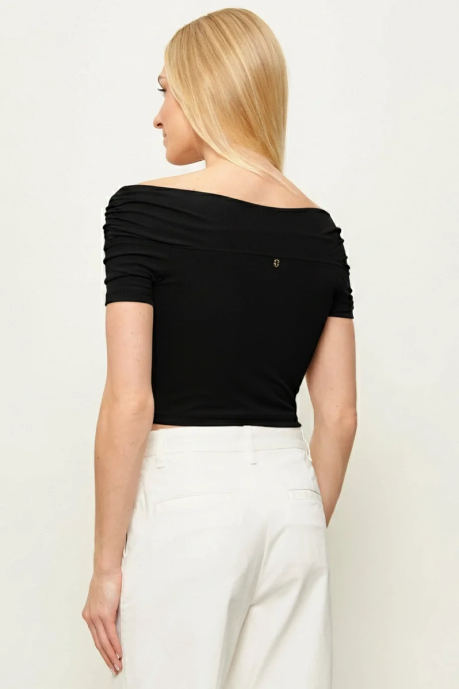 Guess Brigitte Düşük Omuzlu Kadın Siyah Bluz  W6GP12K2935-JBLK