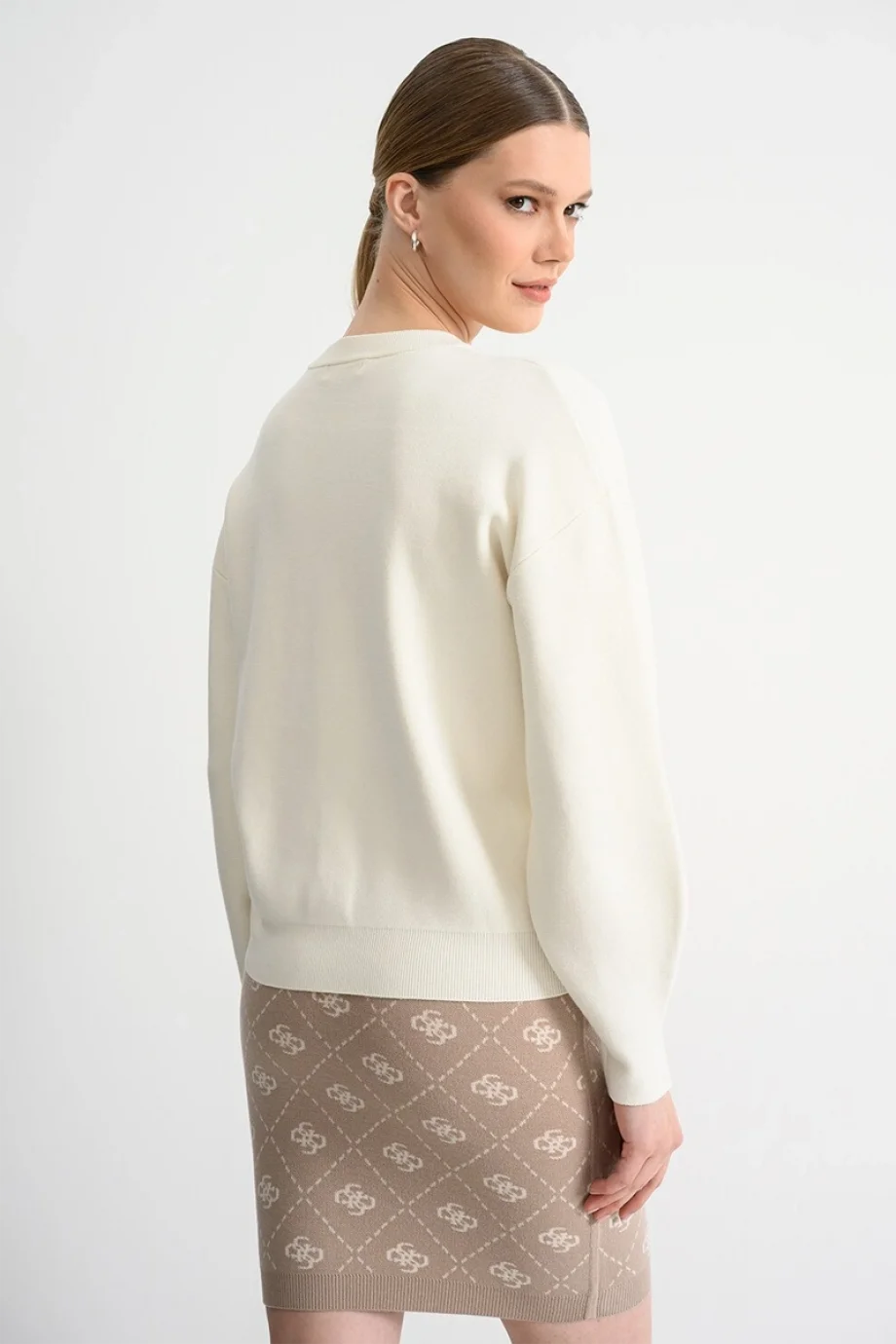 Guess Uzun Kollu Bisiklet Yaka Parker 4G Logolu Triko Kadın Beyaz Triko W6RR48Z26I2-G047