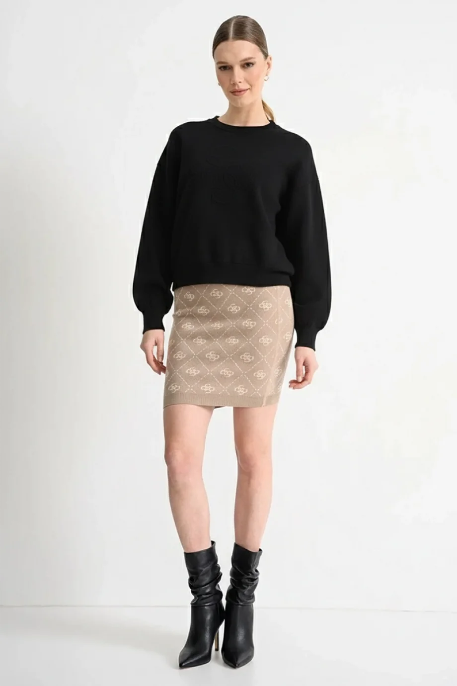 Guess Uzun Kollu Bisiklet Yaka Parker 4G Logolu Triko Kadın Siyah Triko W6RR48Z26I2-JBLK