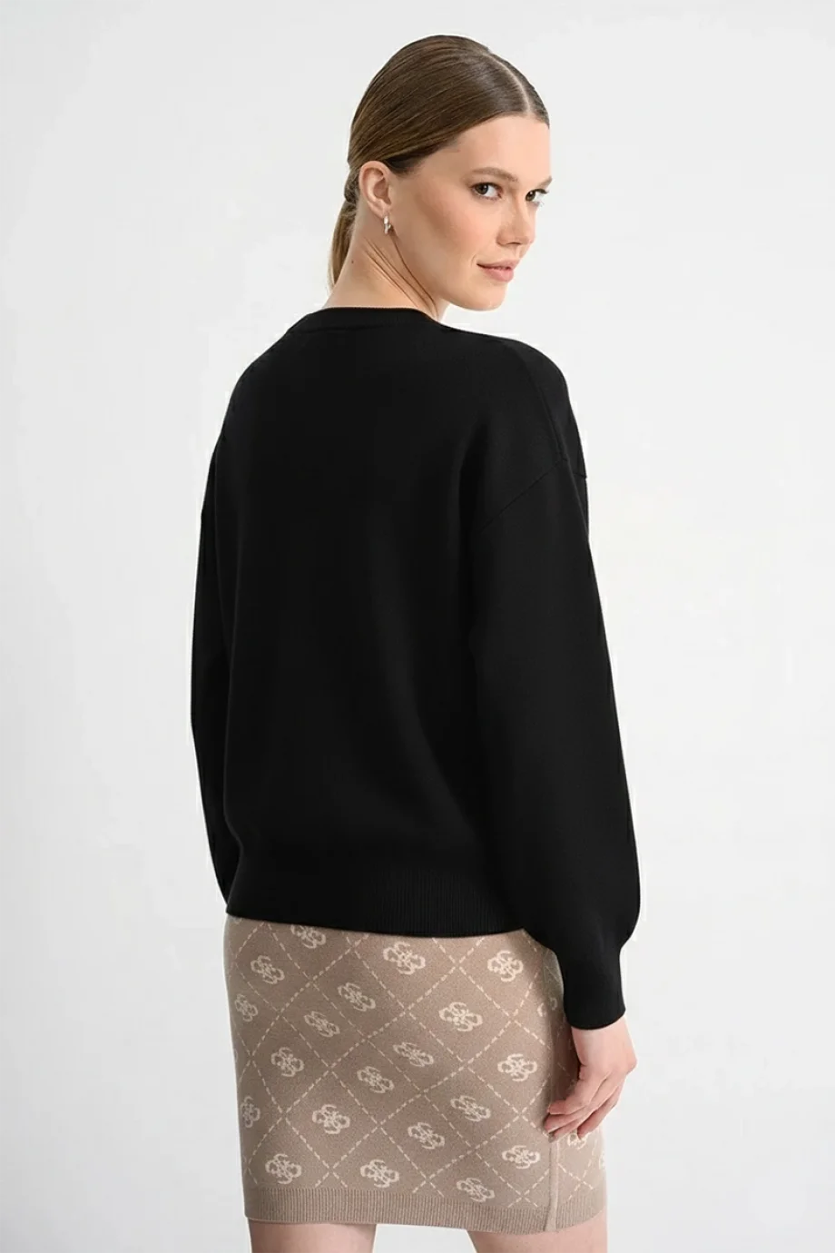 Guess Uzun Kollu Bisiklet Yaka Parker 4G Logolu Triko Kadın Siyah Triko W6RR48Z26I2-JBLK