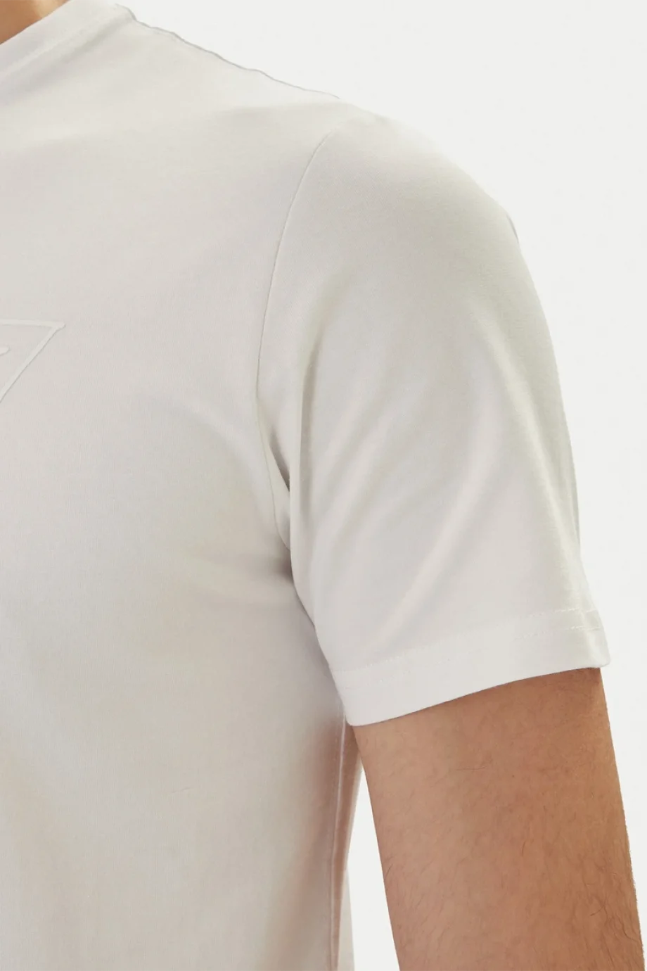 Guess Bisiklet Yaka Kısa Kollu Üçgen HD Çok Renkli Erkek Beyaz T-shirt M6GI11K2992-G011