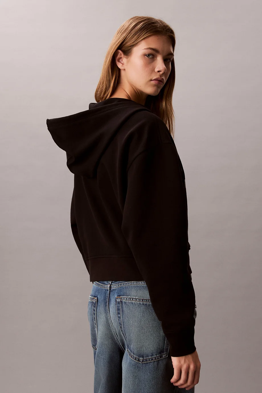 Calvin Klein Uzun Kollu Monogram Havlu Kumaş Kısa Rahat Kesim Kadın Siyah Sweatshirt LV047F208G-UB1