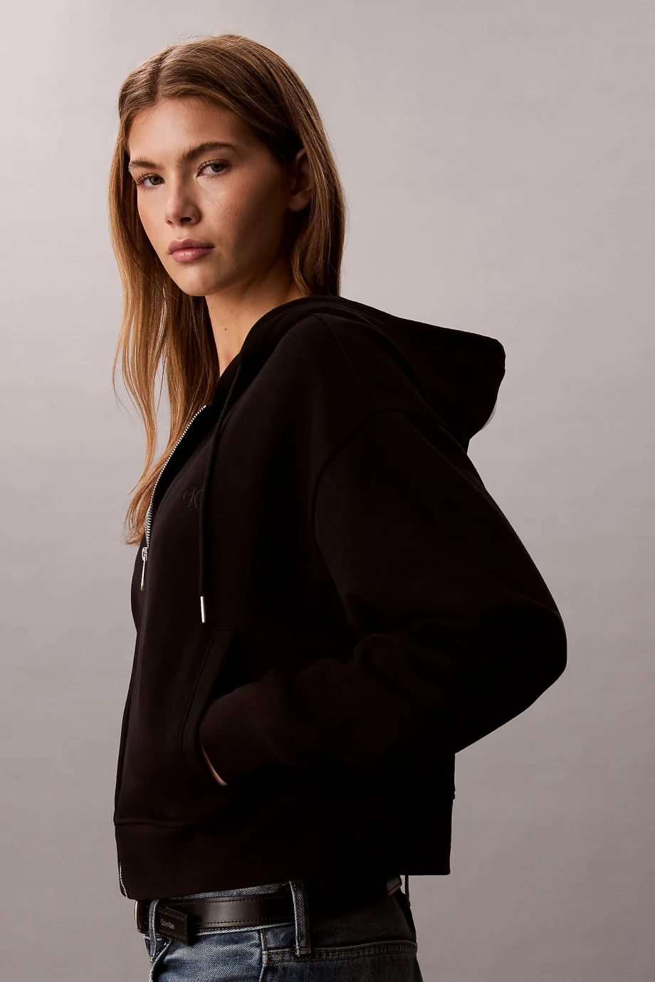 Calvin Klein Uzun Kollu Monogram Havlu Kumaş Kısa Rahat Kesim Kadın Siyah Sweatshirt LV047F208G-UB1