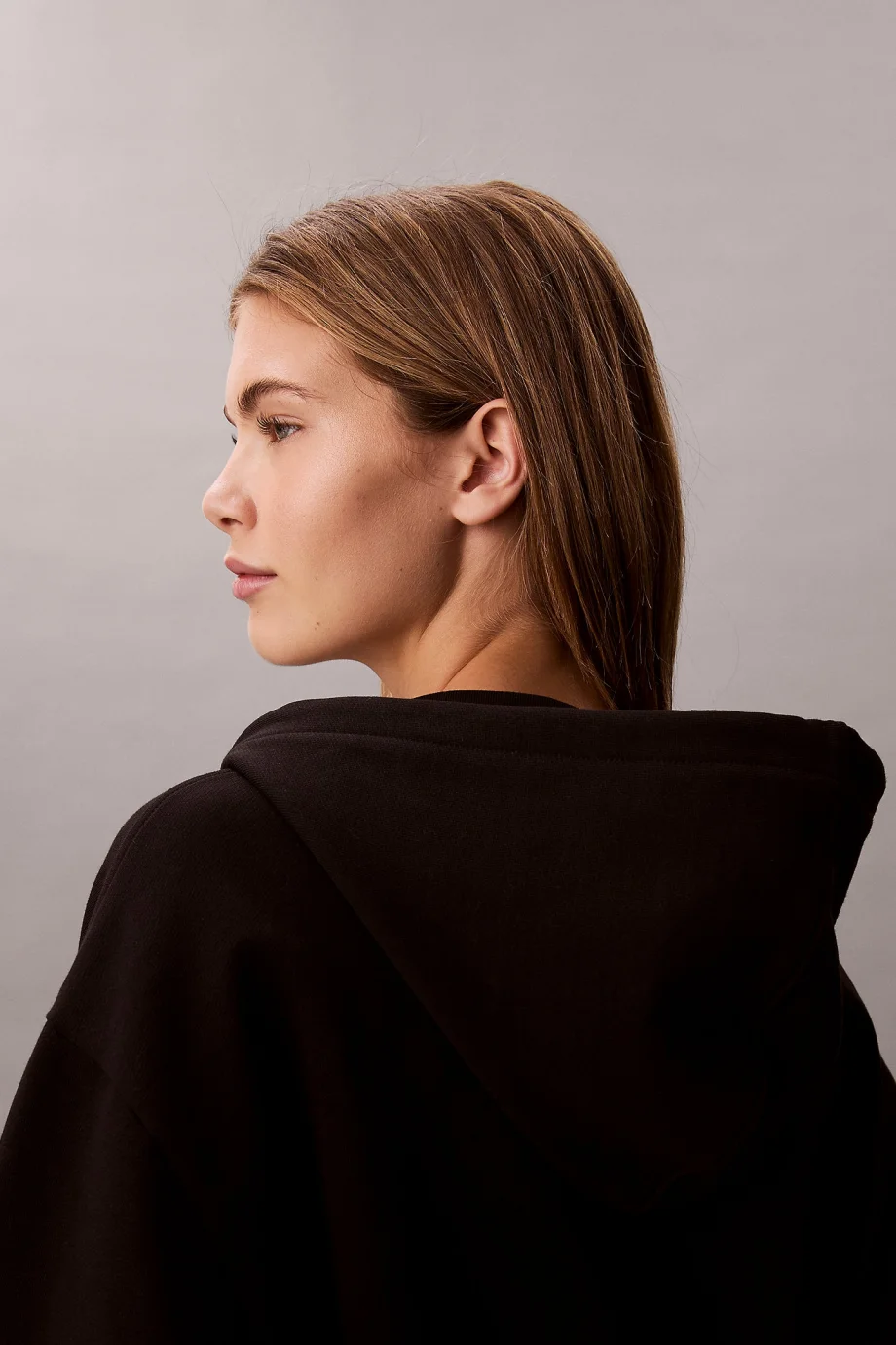 Calvin Klein Uzun Kollu Monogram Havlu Kumaş Kısa Rahat Kesim Kadın Siyah Sweatshirt LV047F208G-UB1