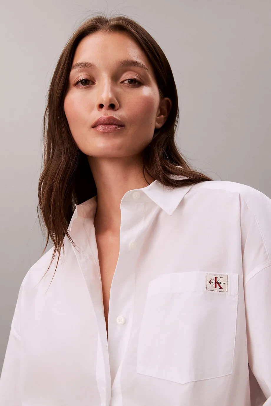 Calvin Klein Pamuklu Poplin Kısa Kesim Dokuma Kadın Beyaz Gömlek LV047F148G-YAA