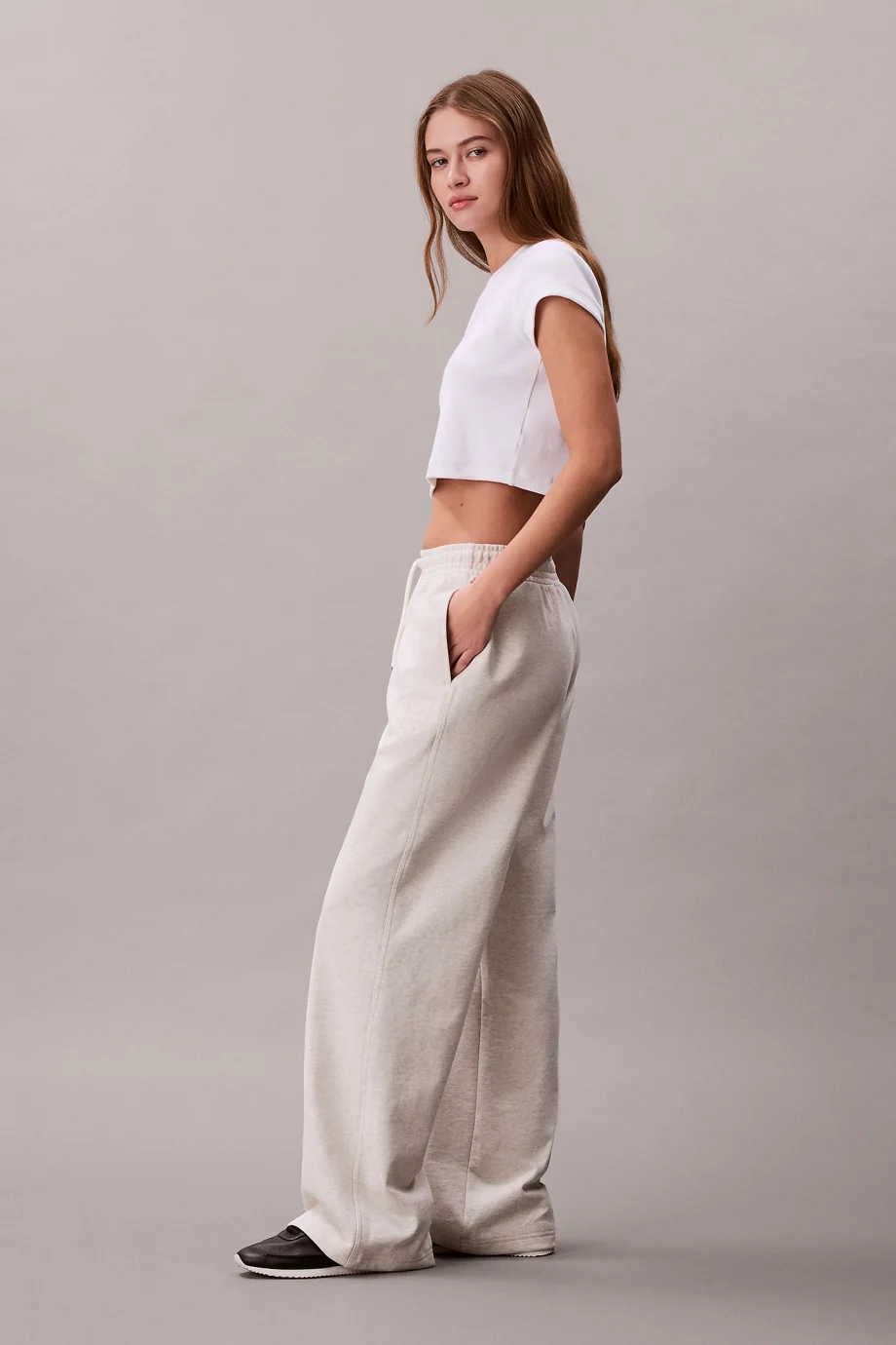 Calvin Klein Kabartma Monologo Havlu Kumaş Kadın Gri Eşofman Altı LV047F206G-P4P