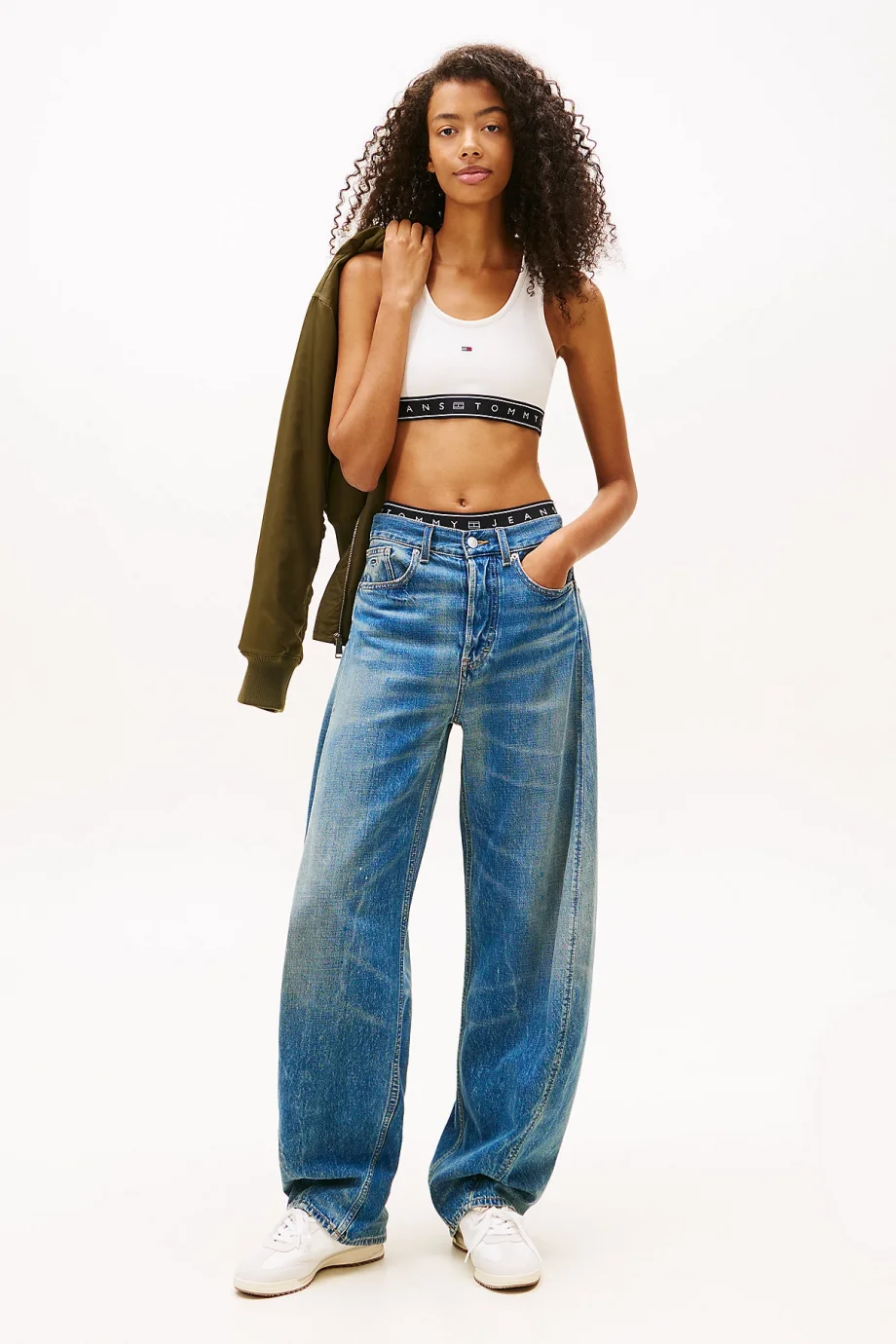 Tommy Hilfiger TJW Kısa Şerit Detaylı Büstiyer Kadın Beyaz T-shirt DW0DW22537YBH