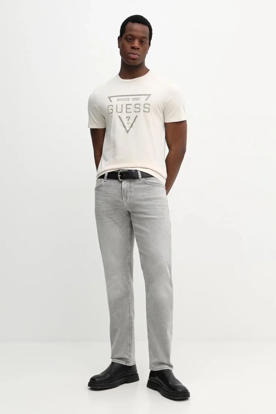 Guess Kısa Kollu Temel Boyalı Üçgen Logolu Erkek Beyaz T-shirt M6RI09I3Z14-G1H6