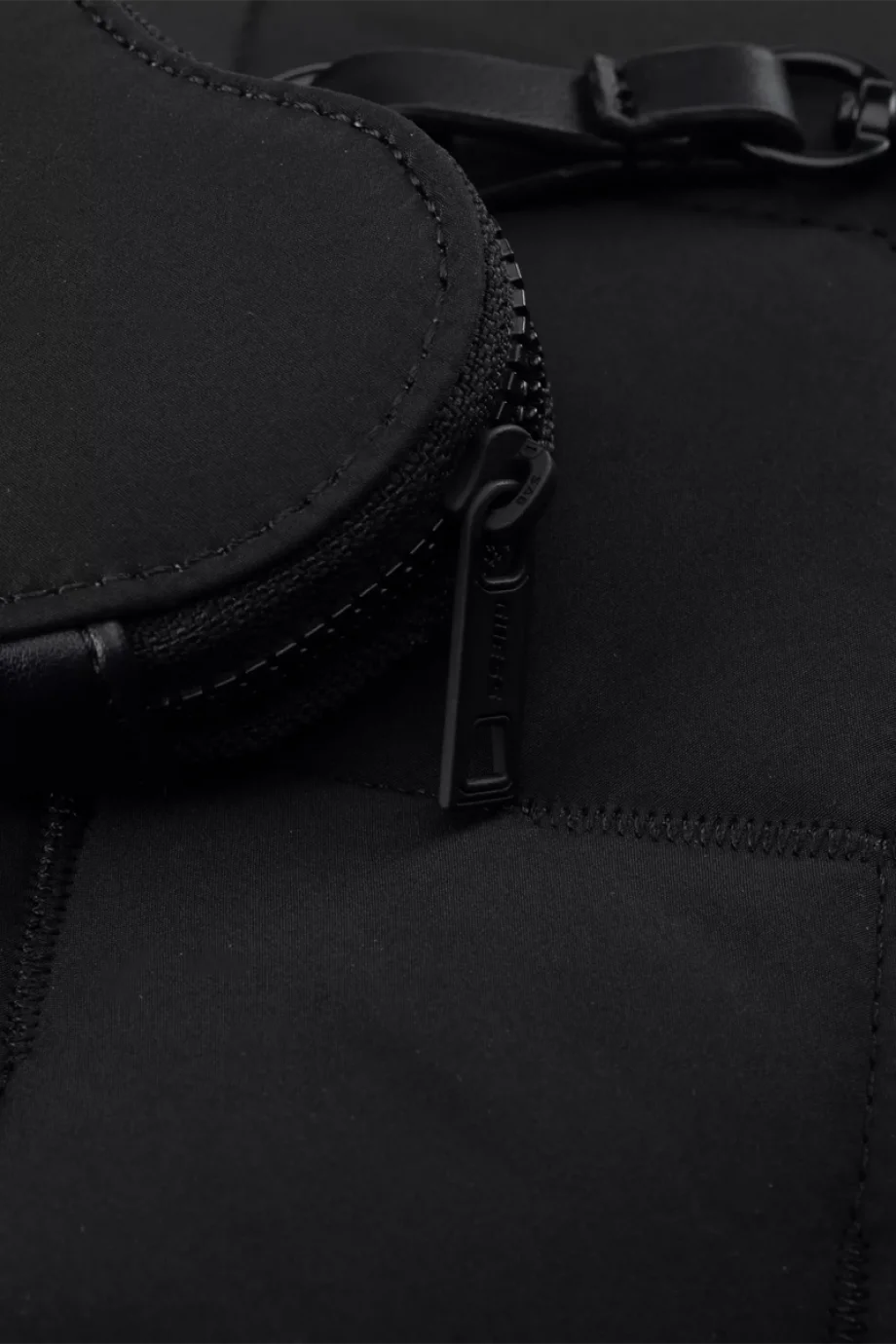 Guess Dolgulu Kapitone Kadın Siyah El Çantası V6RZ05WL132-JBLK