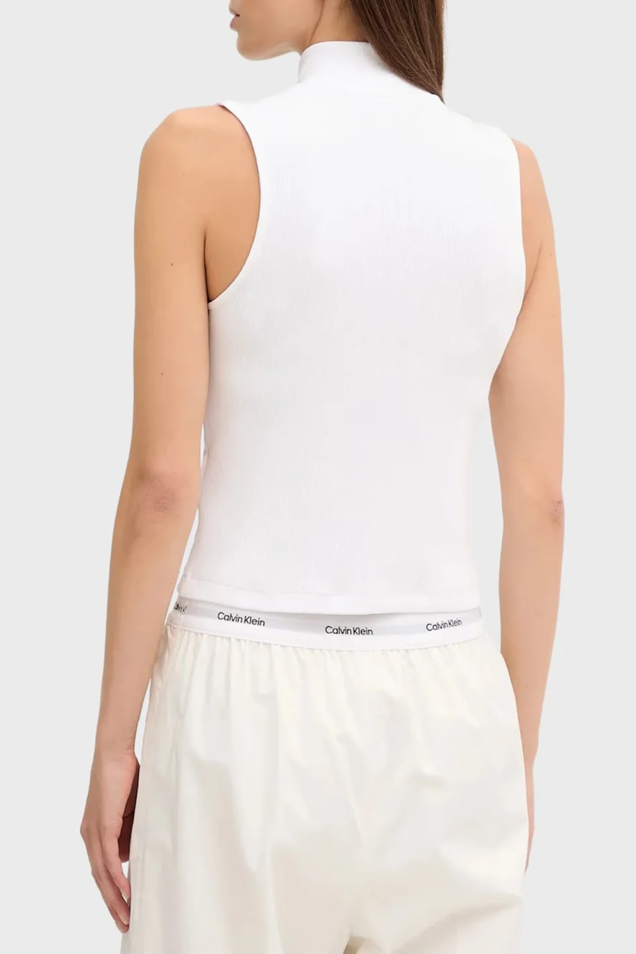 Calvin Klein Kadın Etiketli Kolsuz Yarım Fermuarlı Beyaz Bluz LV047C909G-YAA