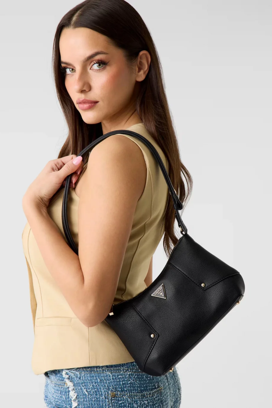 Guess Darcy Dönüştürülebilir Omuz Kadın Siyah Omuz Çantası HWBG9914180-BLA