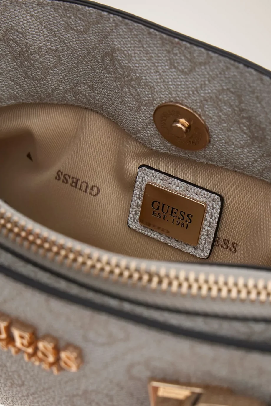 Guess Leona Logolu Girlfriend Çapraz Askılı Kadın Mavi Çapraz Çanta HWSG9917120-BNN