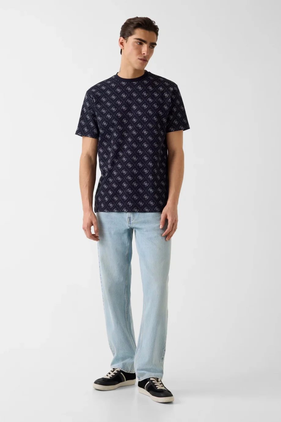 Guess Bisiklet Yaka Kısa Kollu Jakarlı 4G Örme Erkek Lacivert Top M6GP34K3200-FBDB