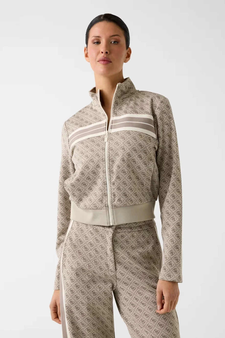 Guess 4G Jakarlı Tam Fermuarlı Kadın Bej Sweatshirt V6GQ06K2957-FMC4