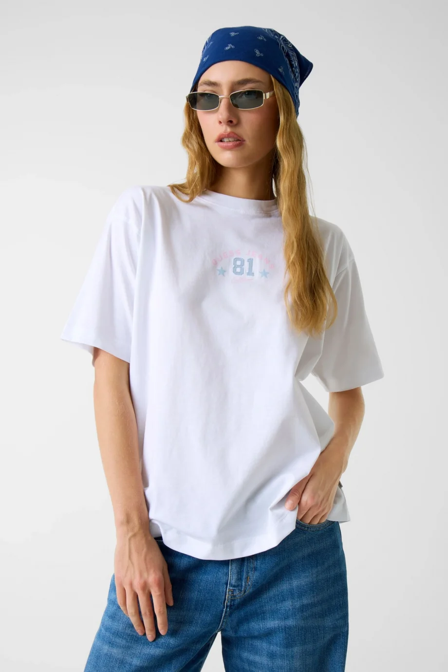 Guess GJ Kısa Kollu Bisiklet Yaka Büyük Beden 81 Yıldız Kadın Beyaz T-shirt W6RI20K8HM0-G011